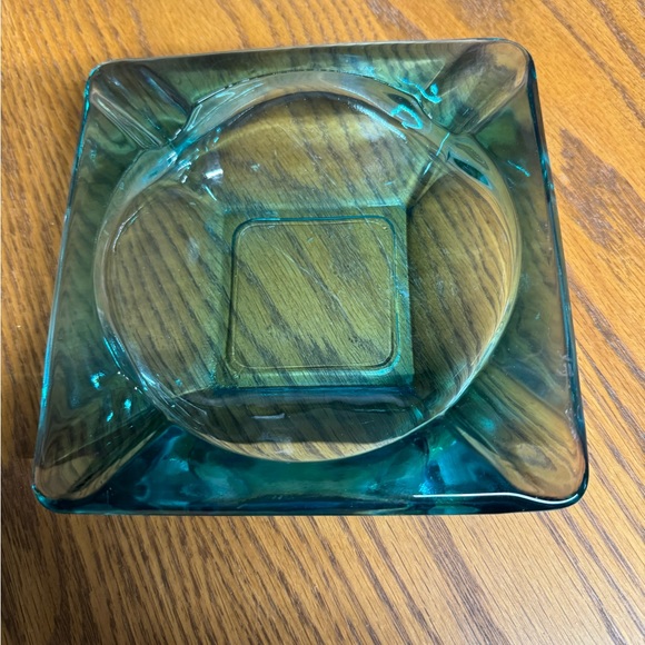 Sold Vintage Ashtray MCM Aqua Blue Glass Square 4 Cigarette Slots  6" - Picture 3 of 8